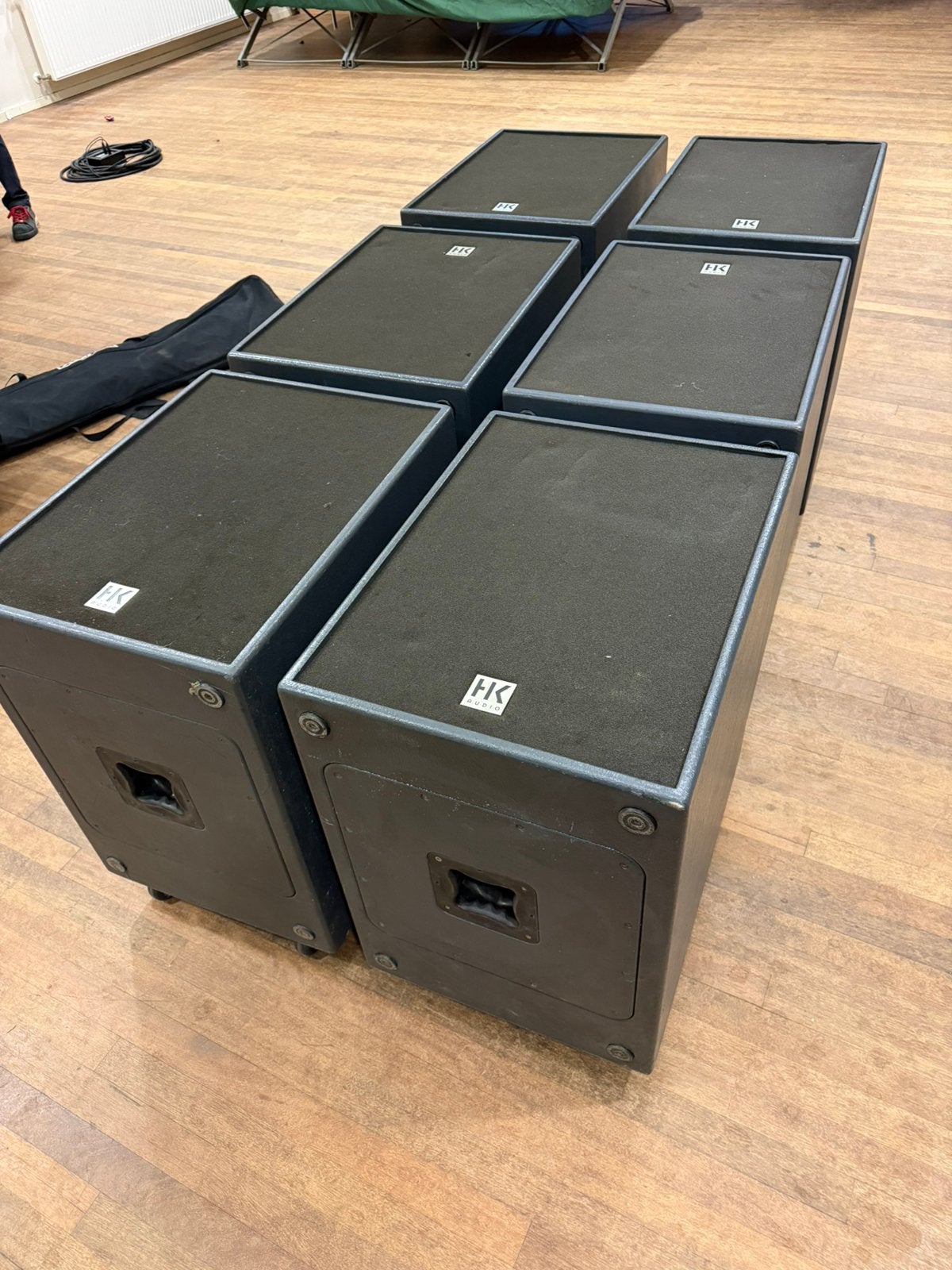 HK-audio projector set