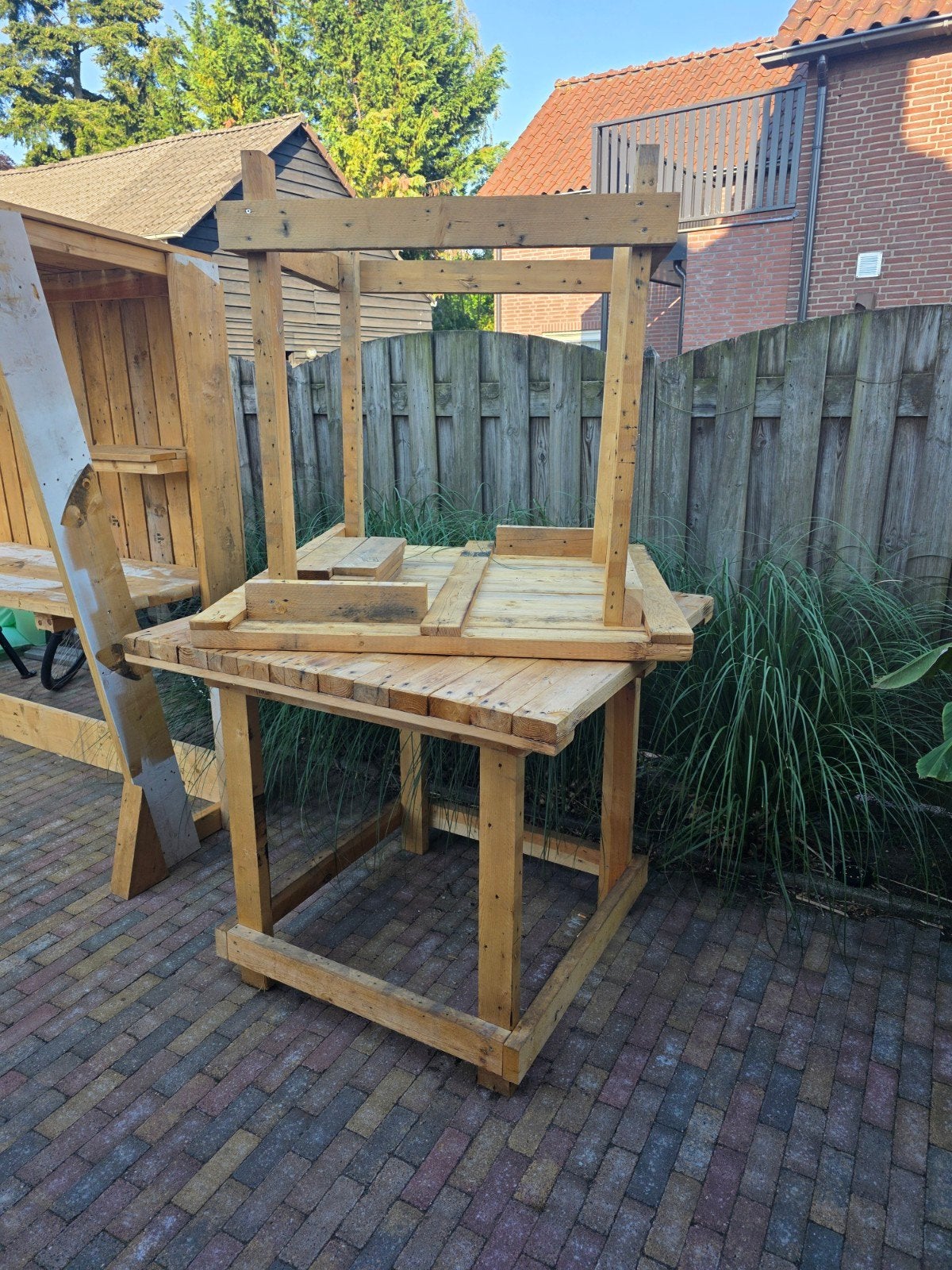 Stevige houten hangtafel / tafel van pallets, Ophalen, Gebruikt, Drie personen, Overige houtsoorten