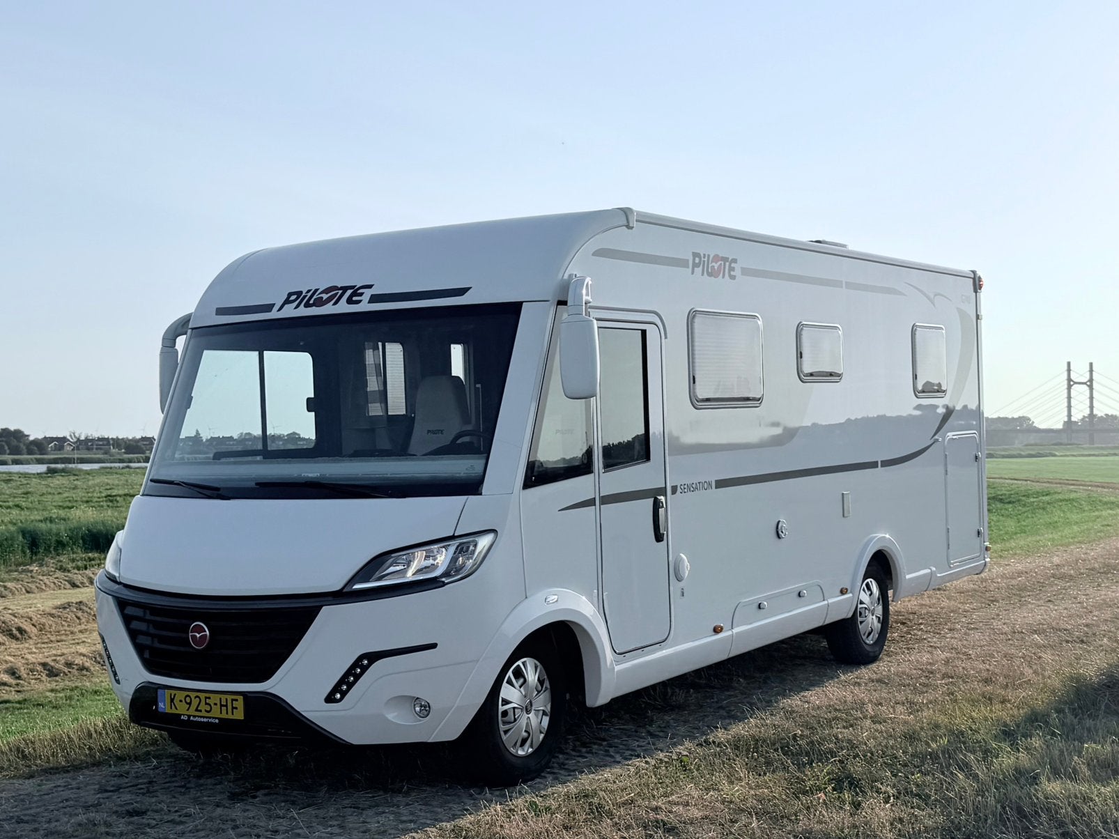 Caravans And Camping Pilote