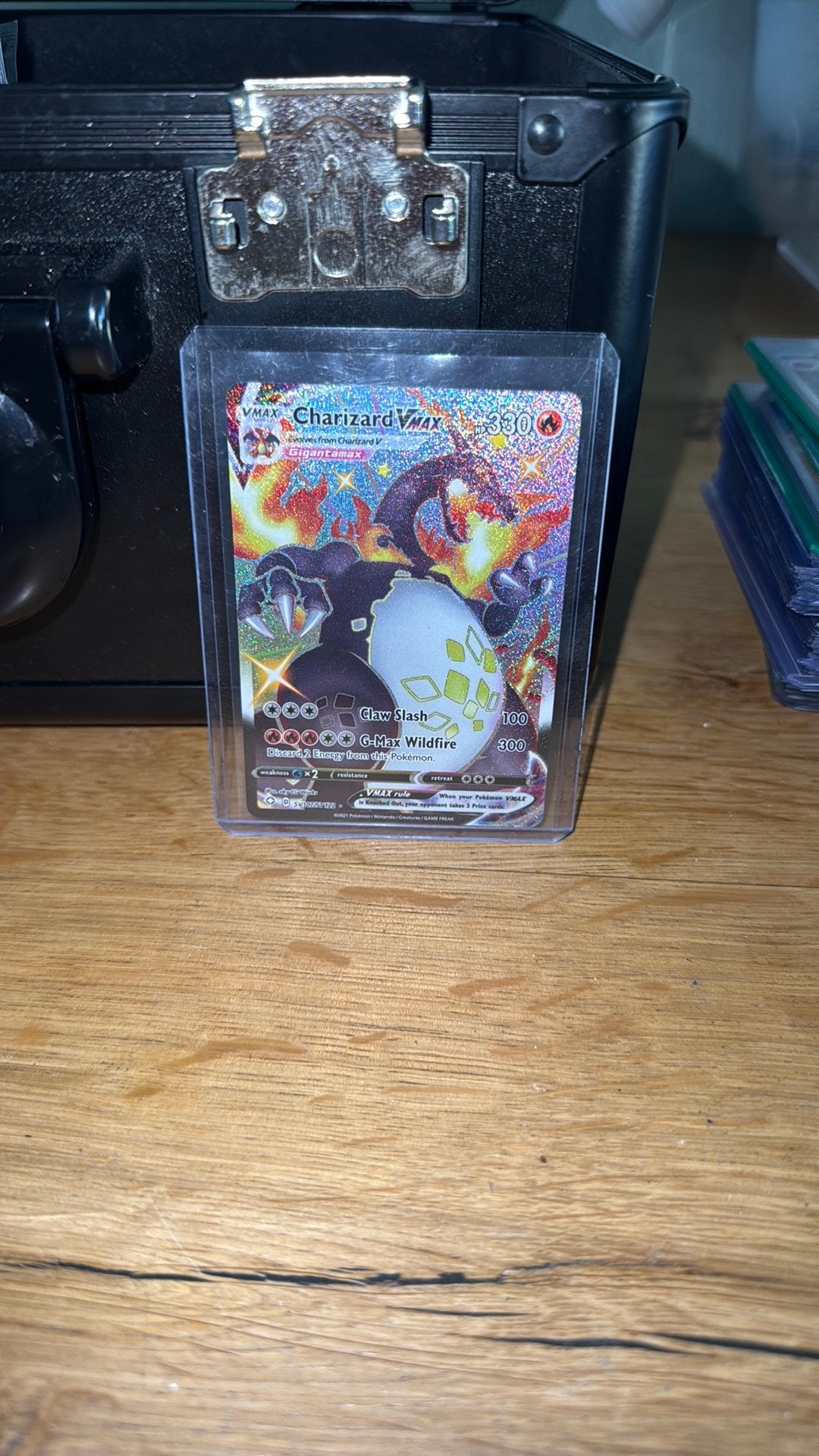 Charizard VMAX shining fates te koop, Hobby en Vrije tijd, Ophalen of Verzenden, Zo goed als nieuw