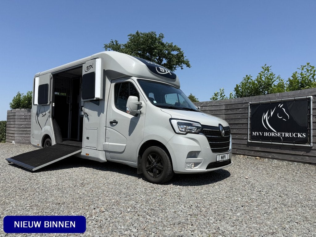 Renault Master | HORSETRUCK | STX | STALLION 5XL | 2022 | DU, Dieren en Toebehoren, Weduwestraat 12
4884MV  WERNHOUT, NL, Paardenwagentje NL | MVV HORSETRUCKS