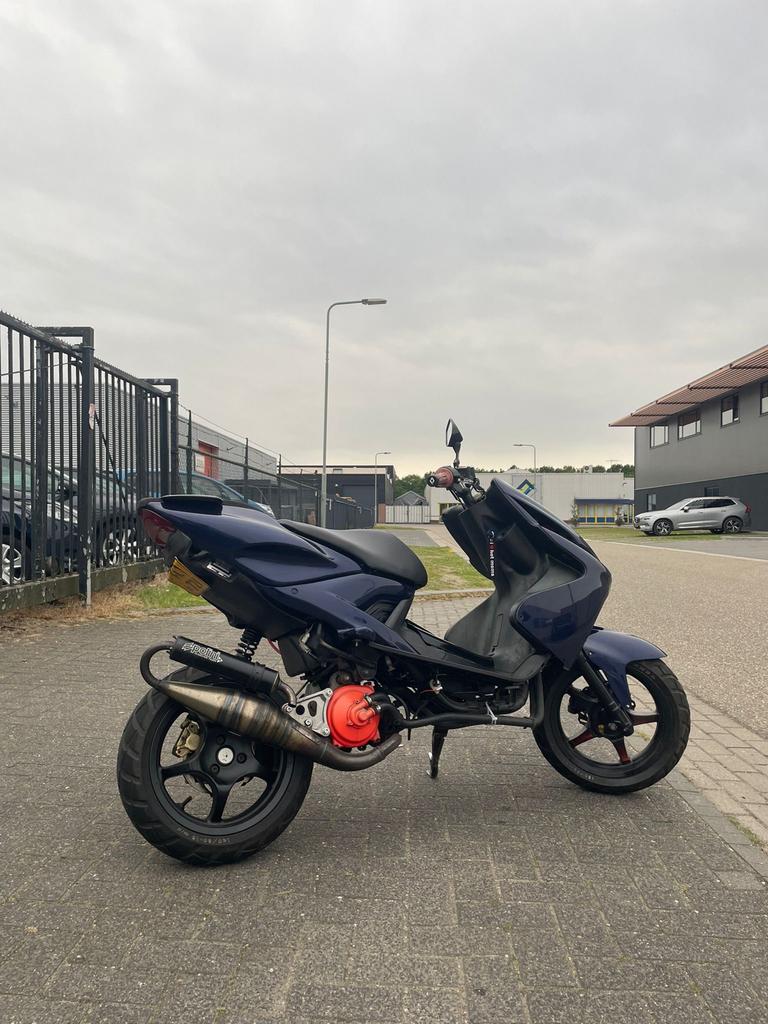 Yamaha Aerox 70cc DR (teruil), Fietsen en Brommers, Scooters | Yamaha, Zo goed als nieuw, Aerox, Maximaal 45 km/u, Tweetakt, Ophalen