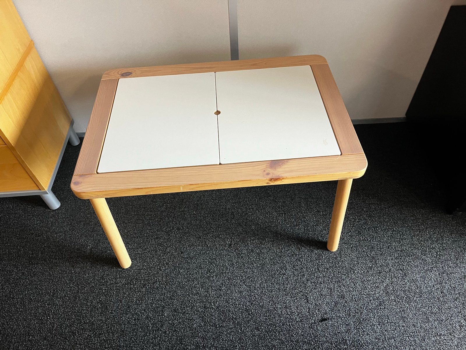 Houten speeltafel met opbergruimte voor kinderen, Ophalen, Gebruikt, 50 tot 100 cm, Grenenhout