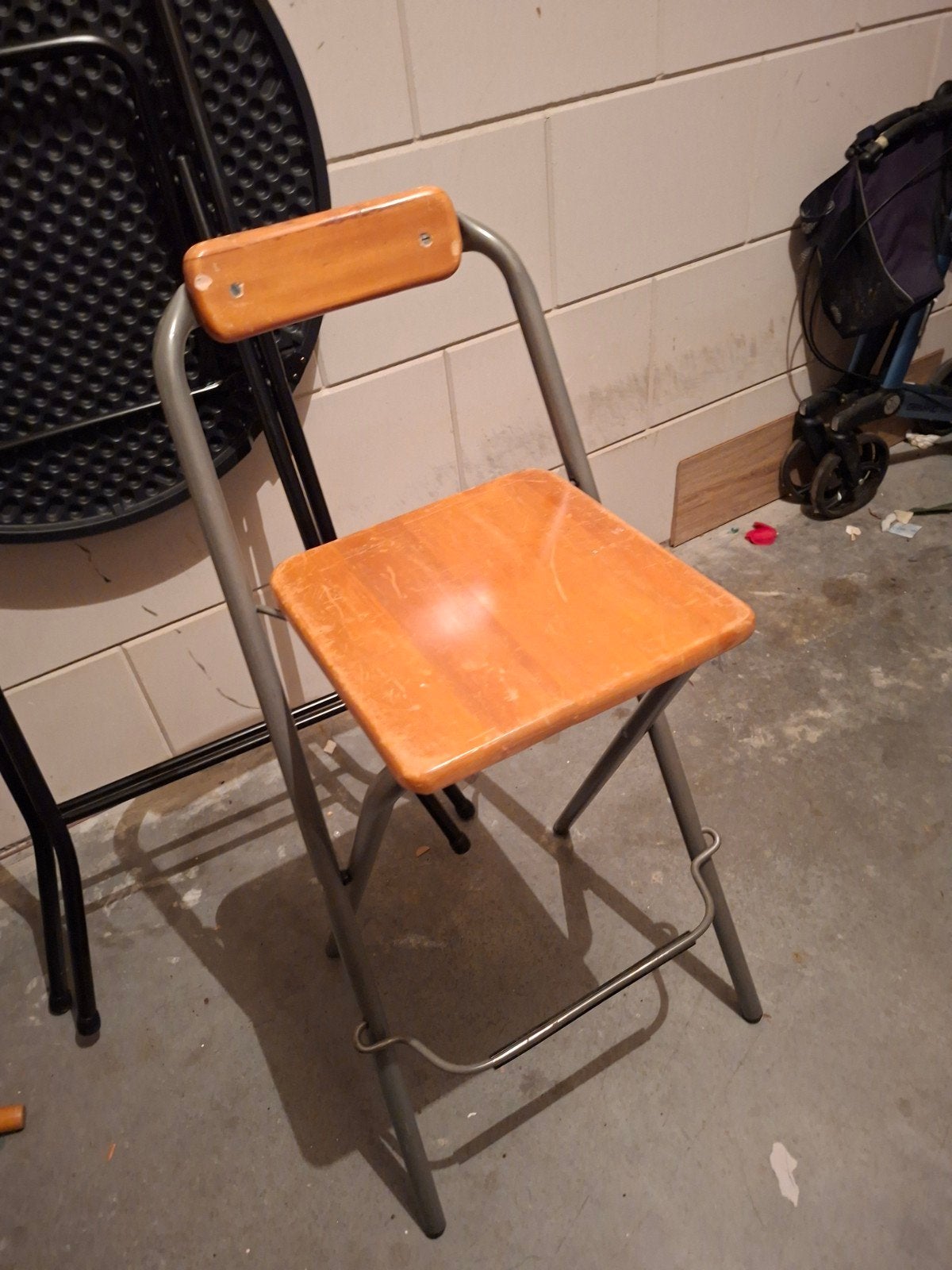 prima opklapbare barkruk, 1 kruk, Ophalen of Verzenden, Gebruikt, 60 tot 90 cm