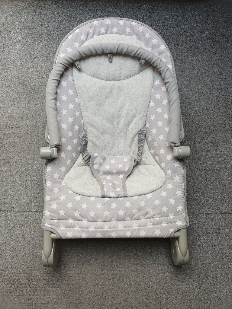Prenatal grijs wipstoeltje met boog en speeltjes, Kinderen en Baby's, Ophalen, Gebruikt, Wipstoel, Met gordel(s) of riempje(s)