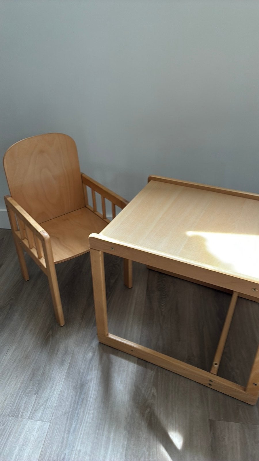 Beuken tafeltje met stoeltje., Kinderen en Baby's, Kinderkamer | Tafels en Stoelen, Ophalen, Zo goed als nieuw, Tafel(s) en Stoel(en)