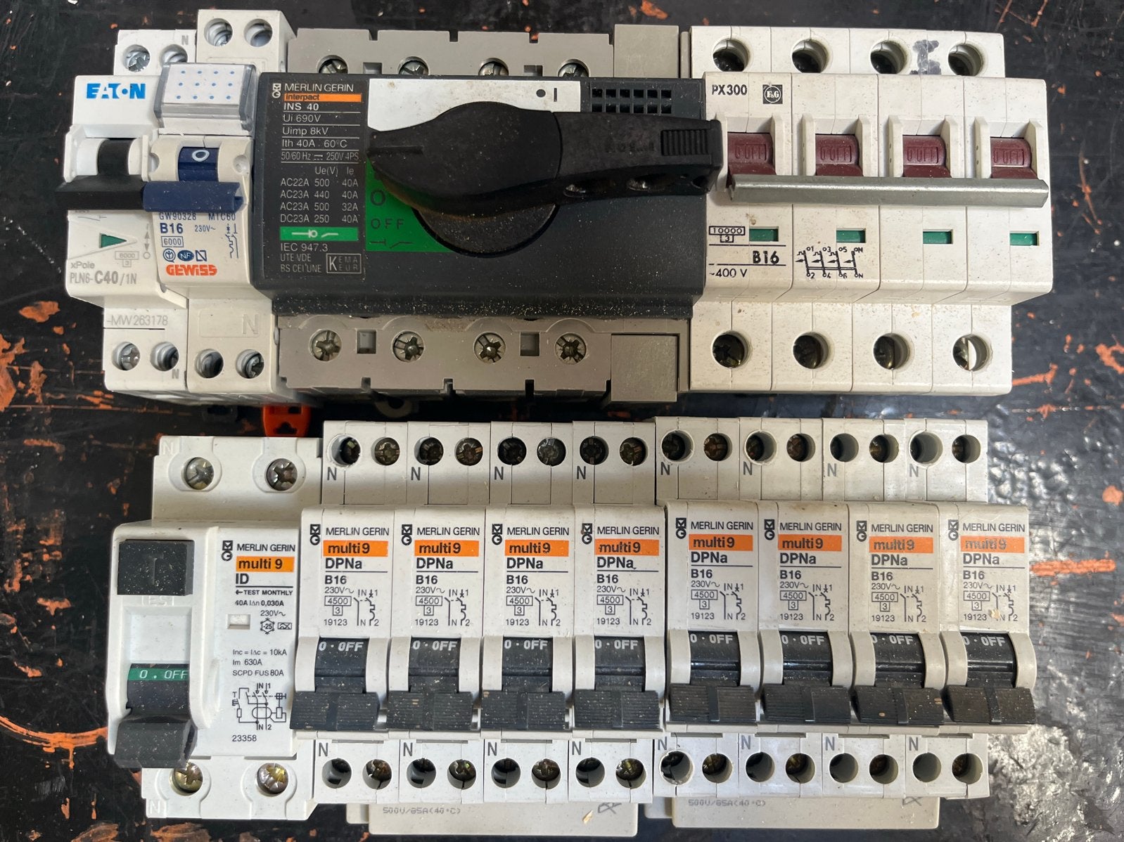 Diverse meterkast componenten - Merlin Gerin, Eaton, Gewiss, Ophalen, Gebruikt, Schneider Electric, Aardlekautomaat