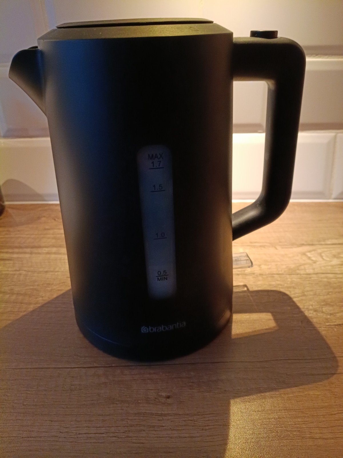 Brabantia waterkoker - Zwart - 1.7L, Witgoed en Apparatuur, 1 tot 2 liter, Ophalen of Verzenden, Zo goed als nieuw