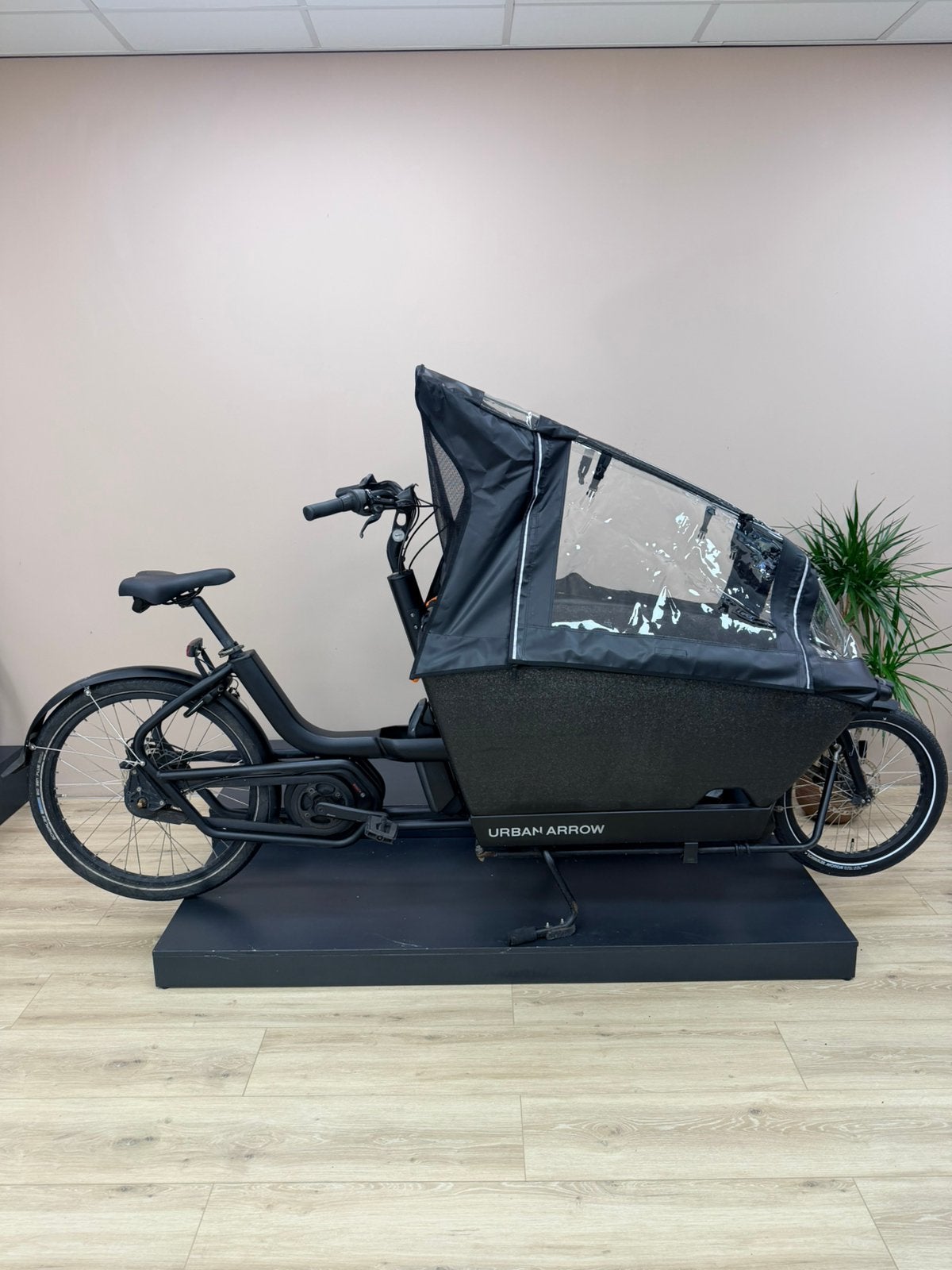 Urban arrow family/ perfomace/400wh/ nieuwe regentent, Ophalen, Zo goed als nieuw