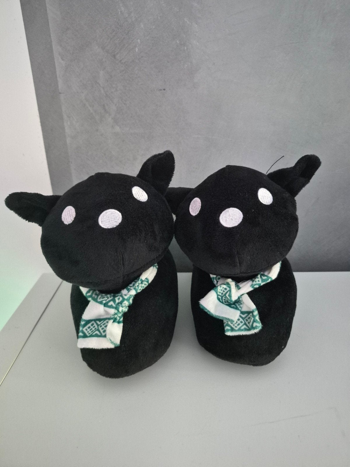 Hema Zwarte katten pantoffels - Maat 33/34, Kleding | Dames, Ophalen of Verzenden, Zo goed als nieuw, Zwart, Pantoffels of Sloffen