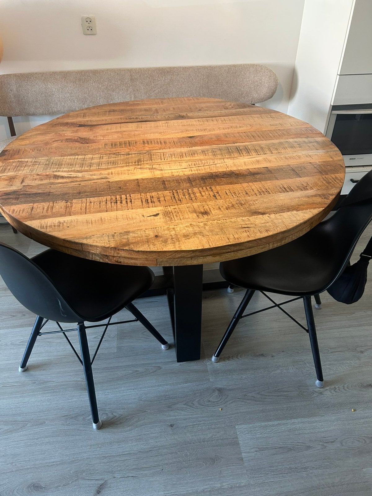 Mangohouten eettafel 130 cm doorsnee, Huis en Inrichting, Tafels | Eettafels, Gebruikt, Rond, Vier personen, Industrieel