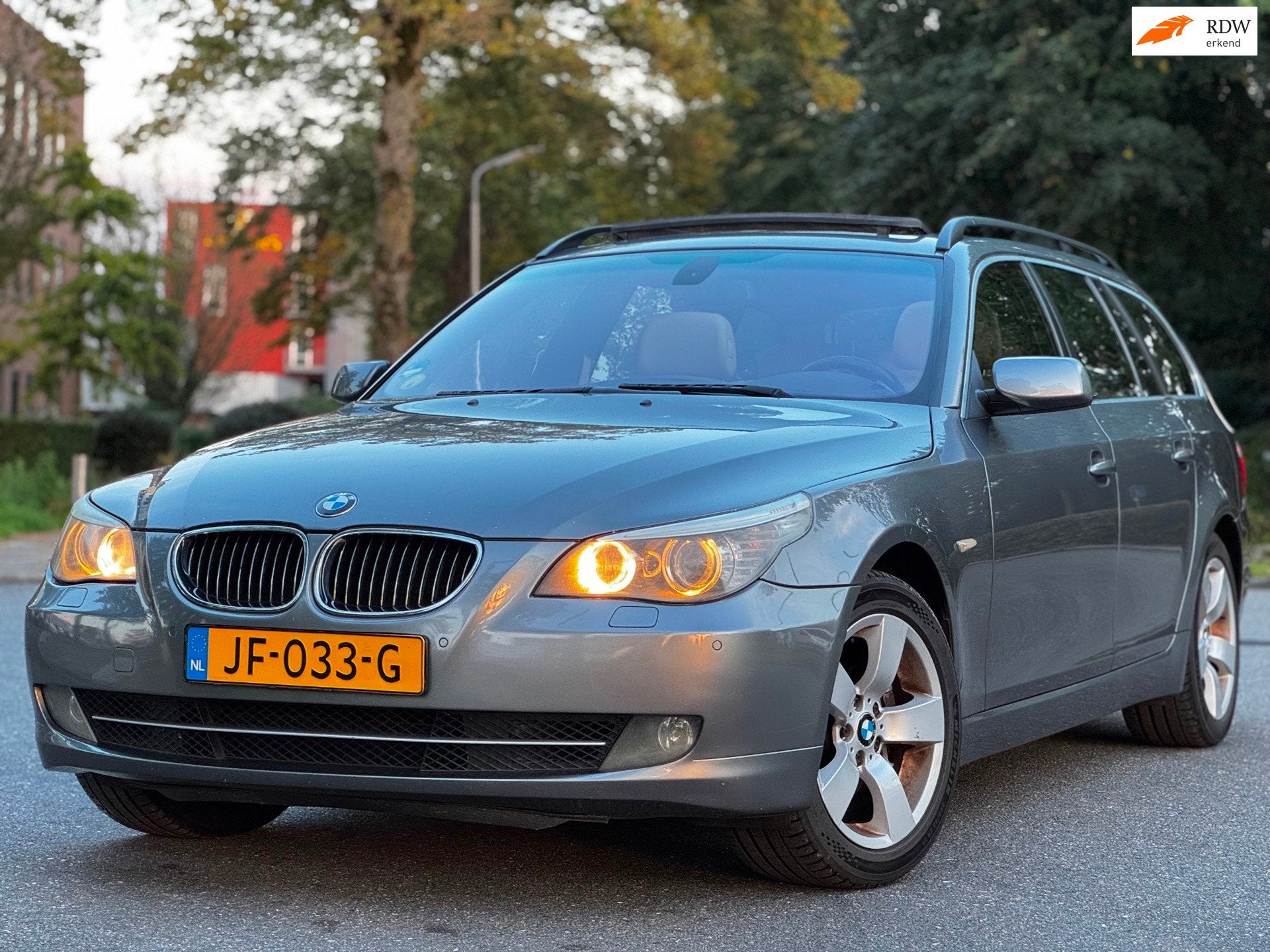BMW 5-serie Touring 525xi High Executive|AUT|PANO|LEDER|XENO, Auto's, Keurmerk '100% Onderhouden', Dealer onderhouden, Gebruikt