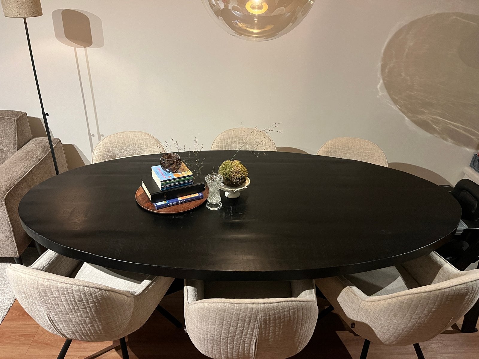 Ovale eettafel zwart met spinpoot, Ophalen, 100 tot 150 cm, 200 cm of meer, Zo goed als nieuw