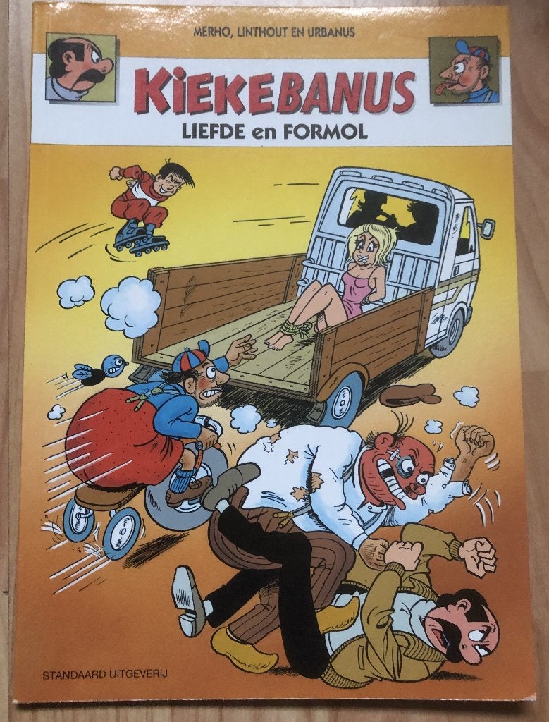 KIEKEBANUS - LIEFDE EN FORMOL - STRIPBOEK  SAMENWERKING, Eén stripboek, Ophalen of Verzenden, Zo goed als nieuw