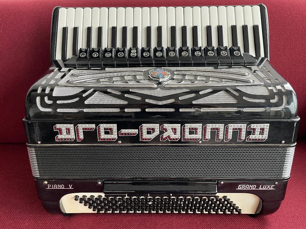 Italiaanse Accordiola Piano V Cassotto accordeon . 5 korig ., Gebruikt, Met koffer, Accordiola, 120-bas