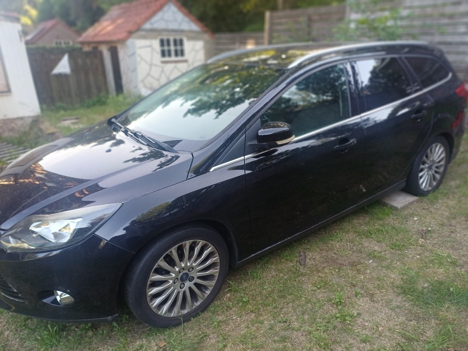 Ford Focus 1.0 Ecoboost 92KW Wagon 2013 Zwart, Auto's, 125 pk, Zwart, Origineel Nederlands, Handgeschakeld