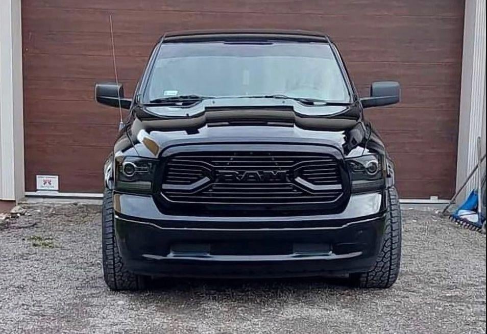 Dodge RAM 1500 Gen. 4 2013-2018 Grill zwart glans NIEUW, Auto-onderdelen, Carrosserie en Plaatwerk, Nieuw, Verzenden, Voor, Dodge