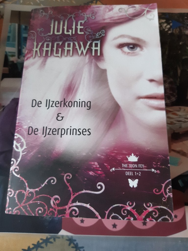 Iron fey omnibus 1+2  ijzerkoning/ijzerprinses julie kagawa, Ophalen, Gelezen, Julie kagawa