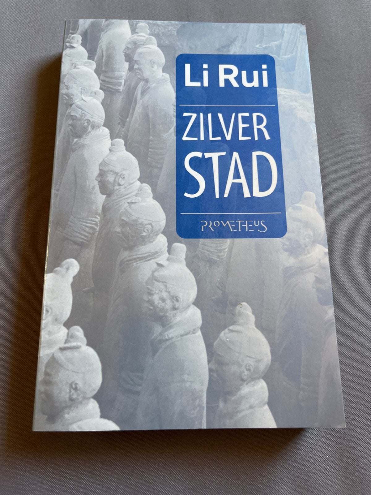 Li Rui - Zilverstad (roman), Ophalen of Verzenden, Gelezen, Wereld overig