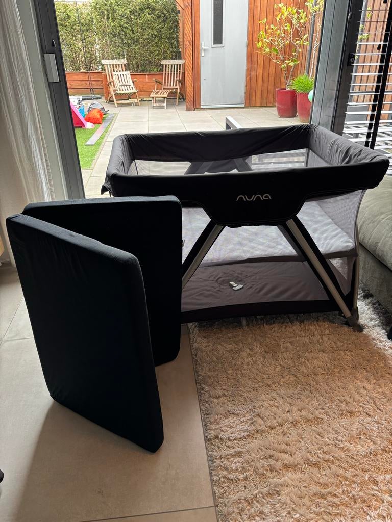 Nuna sena campingbed zwart, Ophalen, Gebruikt, Minder dan 140 cm, Matras