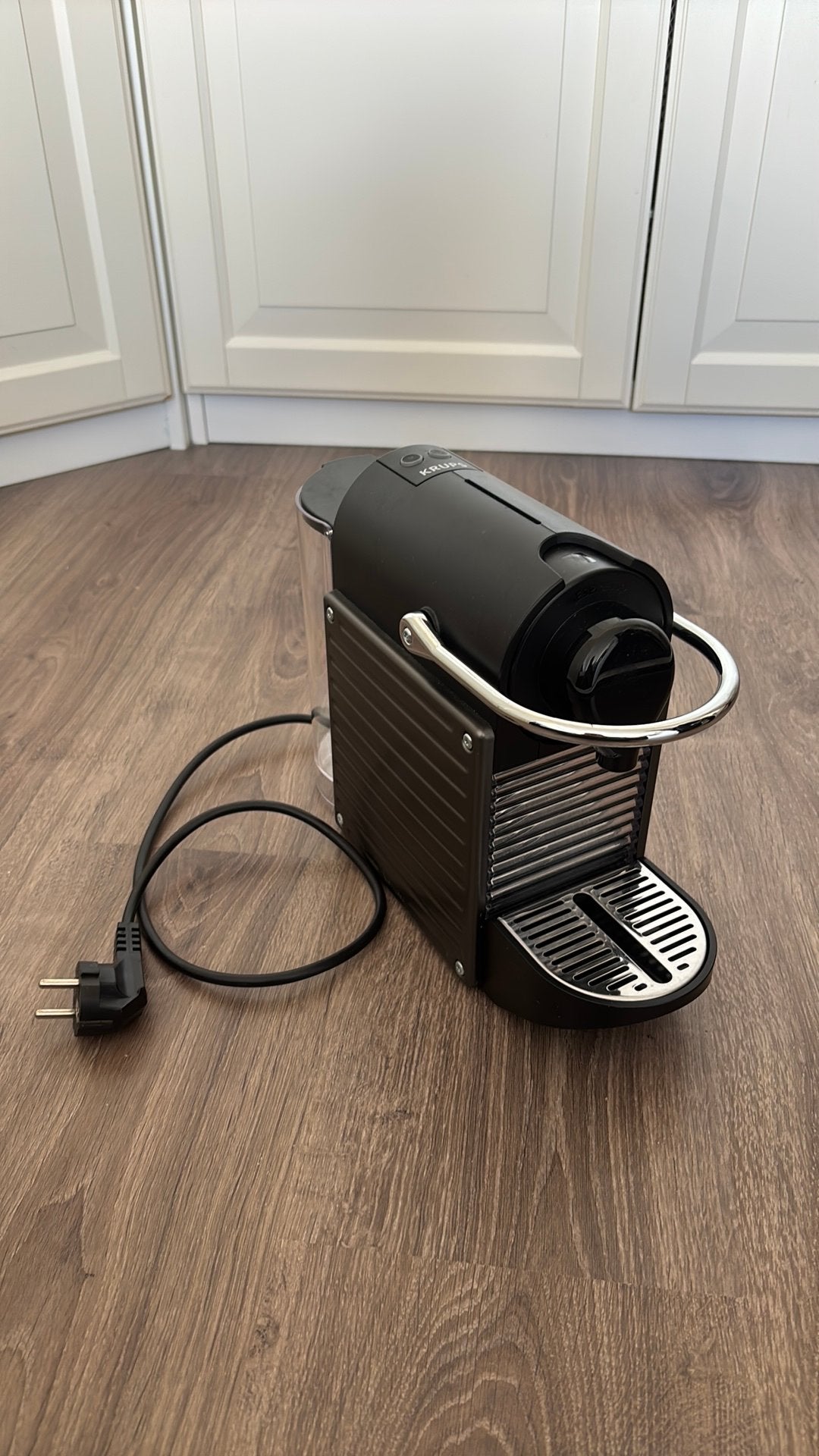 KRUPS Nespresso Pixie XN304T Titanium zgan, Ophalen, Zo goed als nieuw, Koffiemachine