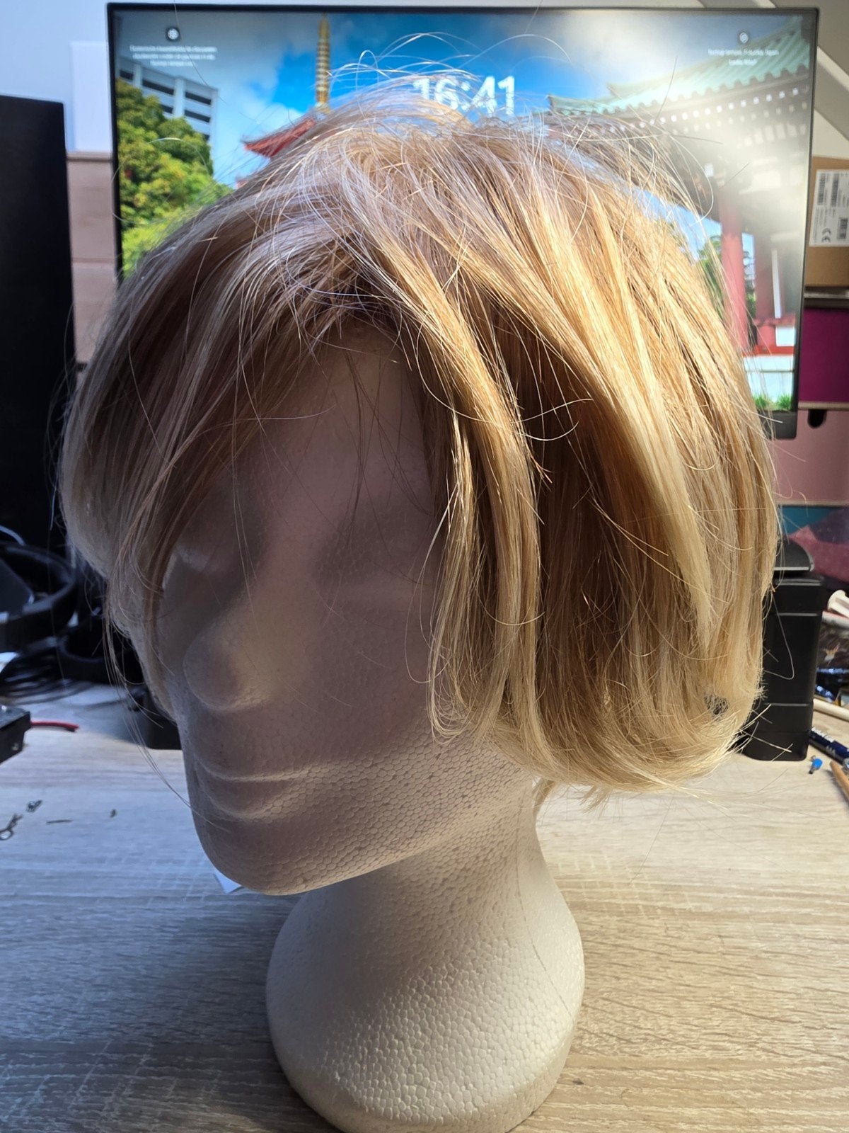 Blonde pruik - kort model, Ophalen of Verzenden, Zo goed als nieuw, Pruik of Haarverlenging