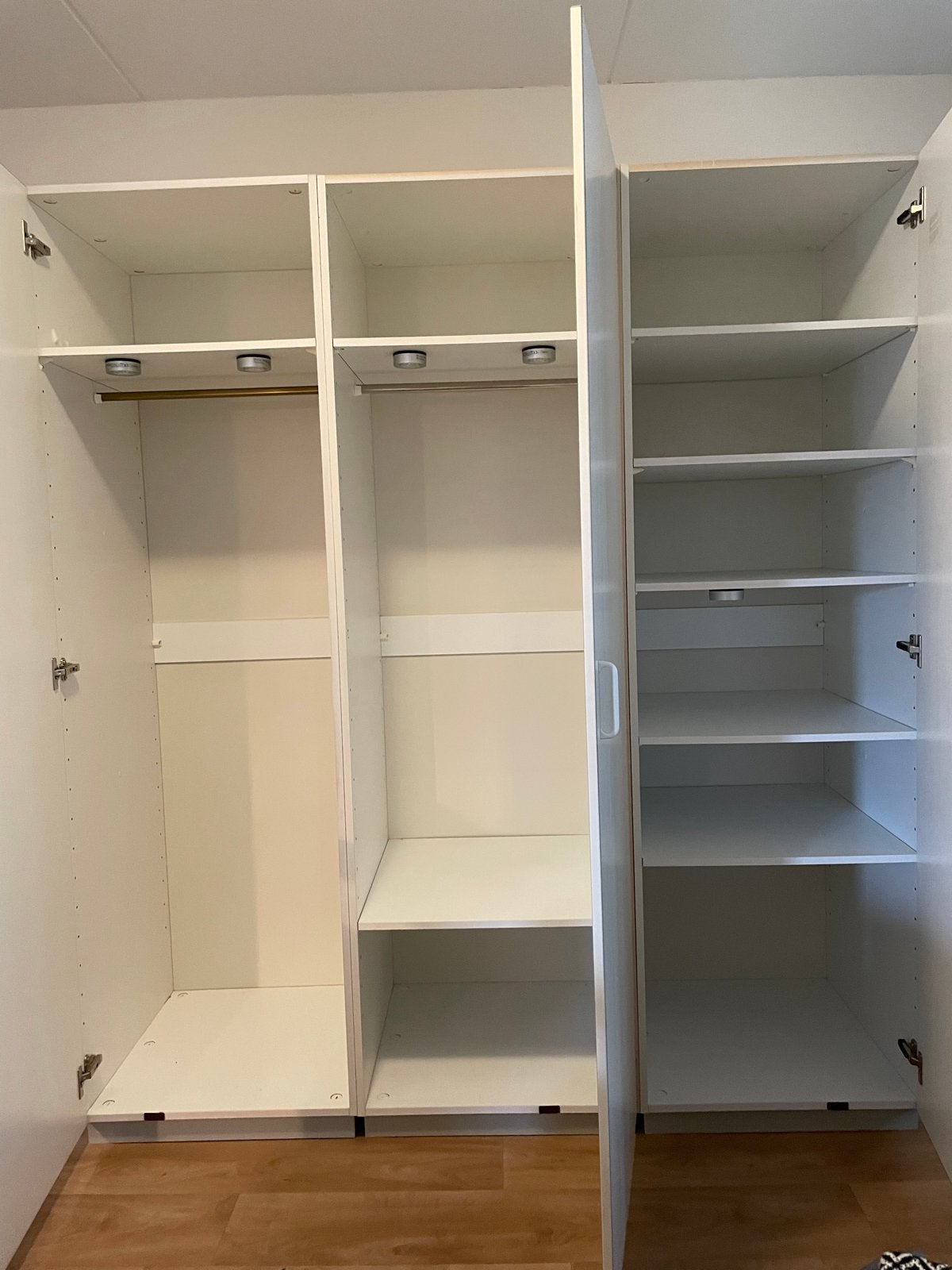 Foto 4 van Kledingkasten - Modulaire Kastenwand