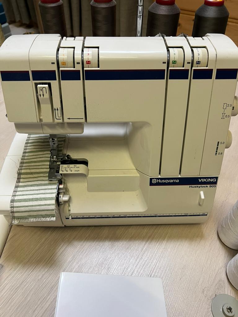 Lockmachine, Hobby en Vrije tijd, Naaimachines en Toebehoren, Ophalen, Gebruikt, Lockmachine, Husqvarna