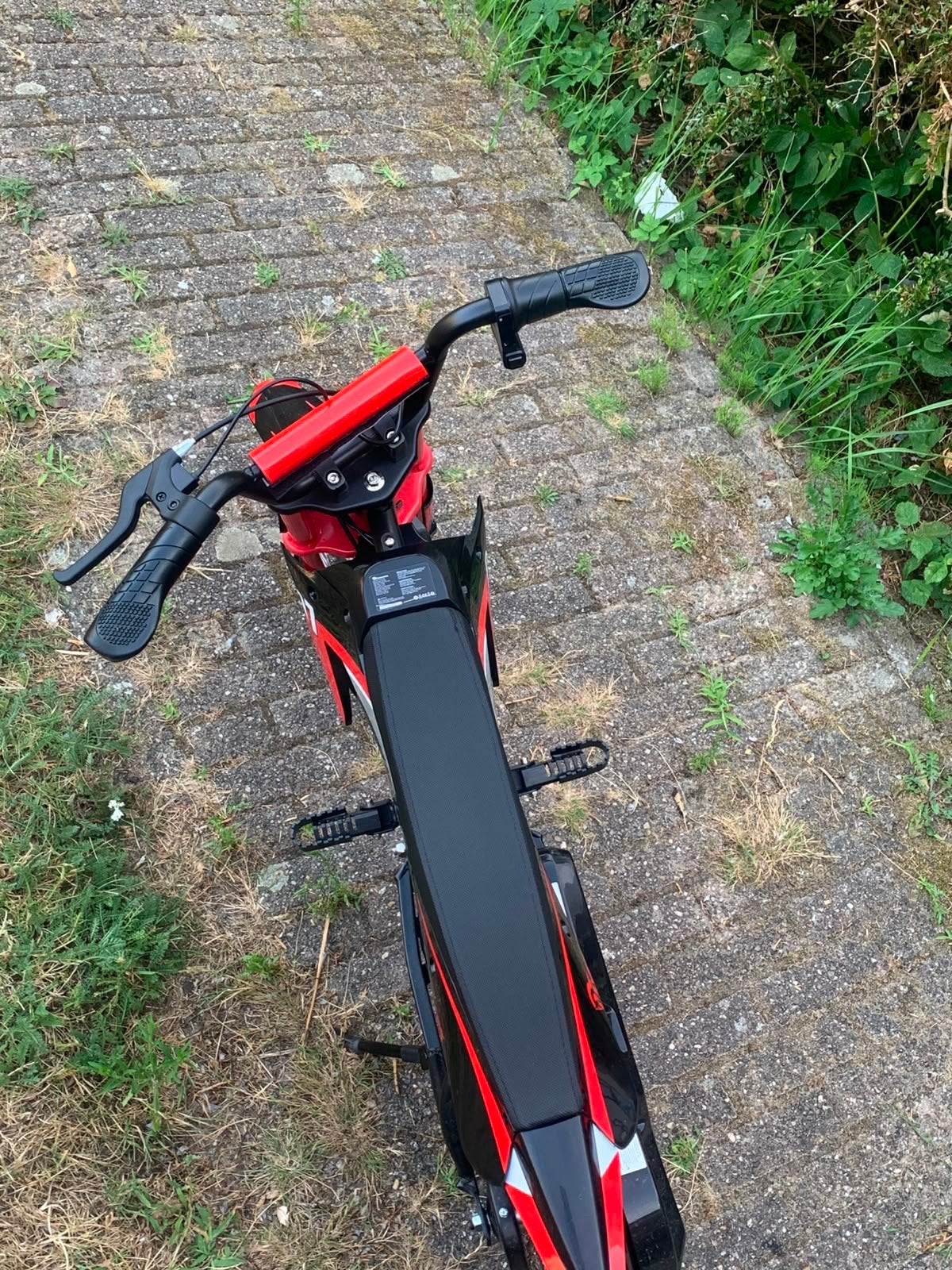 Elektrische Dirtbike met 3 snelheidsstanden, Fietsen en Brommers, Ophalen, Zo goed als nieuw, Schijfrem, Dirtbike