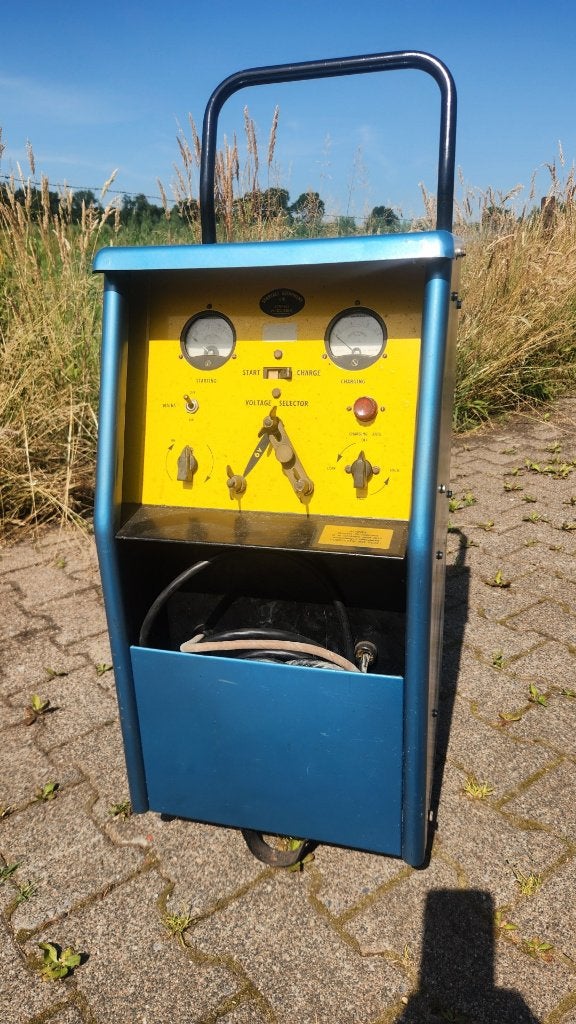 Vintage acculader snelstarter snellader, Ophalen