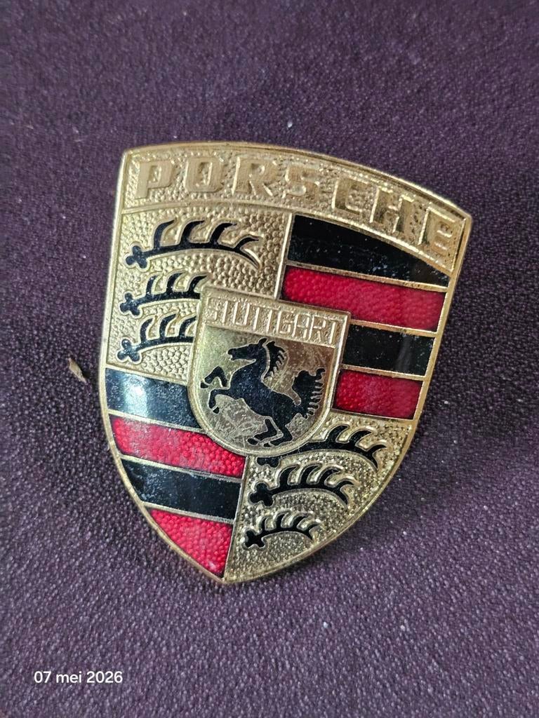 Porsche 911, 944, 924 logo oud model, origineel  !!, Verzamelen, Speldjes, Pins en Buttons, Ophalen of Verzenden, Zo goed als nieuw