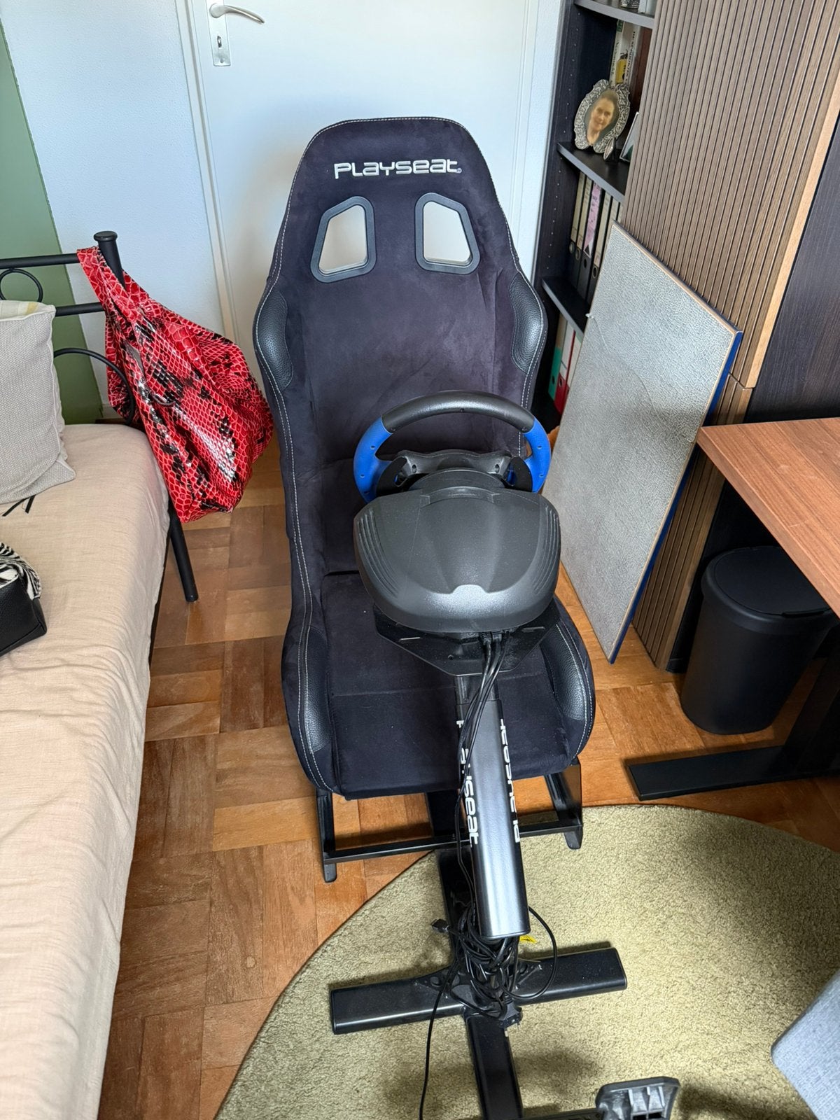 Playseat Challenge + Thrustmaster T150, Spelcomputers en Games, Ophalen of Verzenden, Zo goed als nieuw, Stuurtje of Sportattribuut