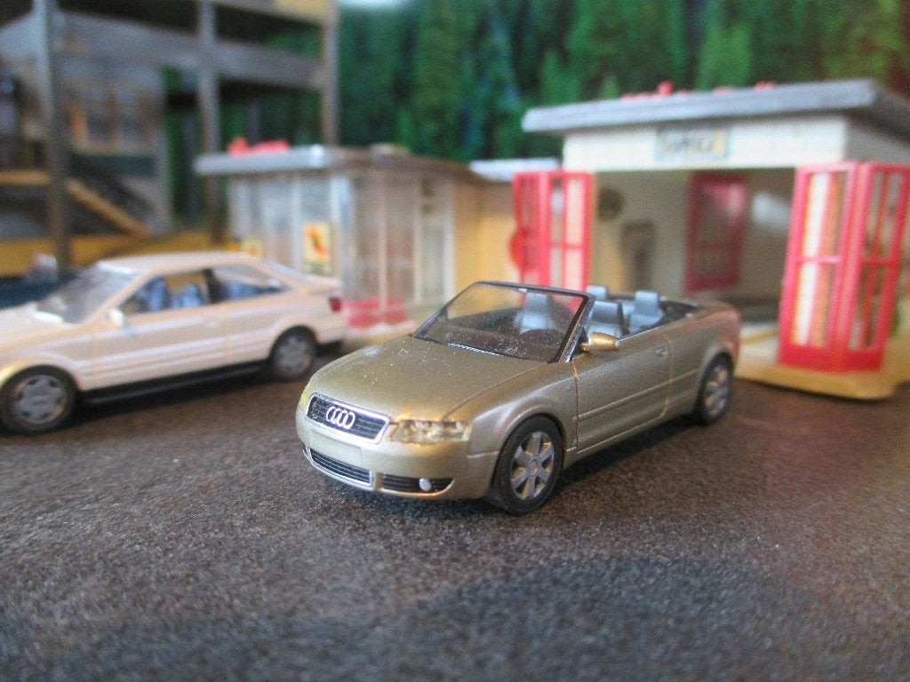 Audi A4 Cabrio B6 Herpa - goudmetallic, Ophalen of Verzenden, Gebruikt, Auto, Herpa