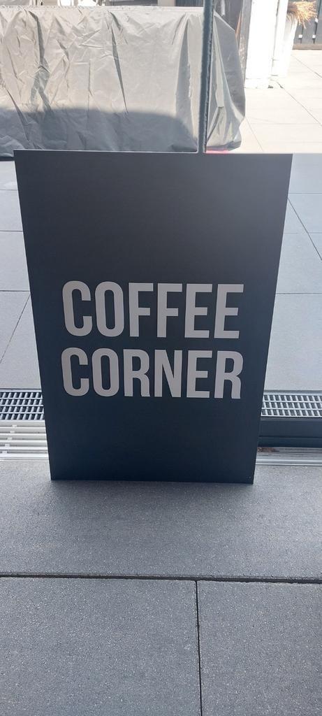 Coffee corner bord, Ophalen