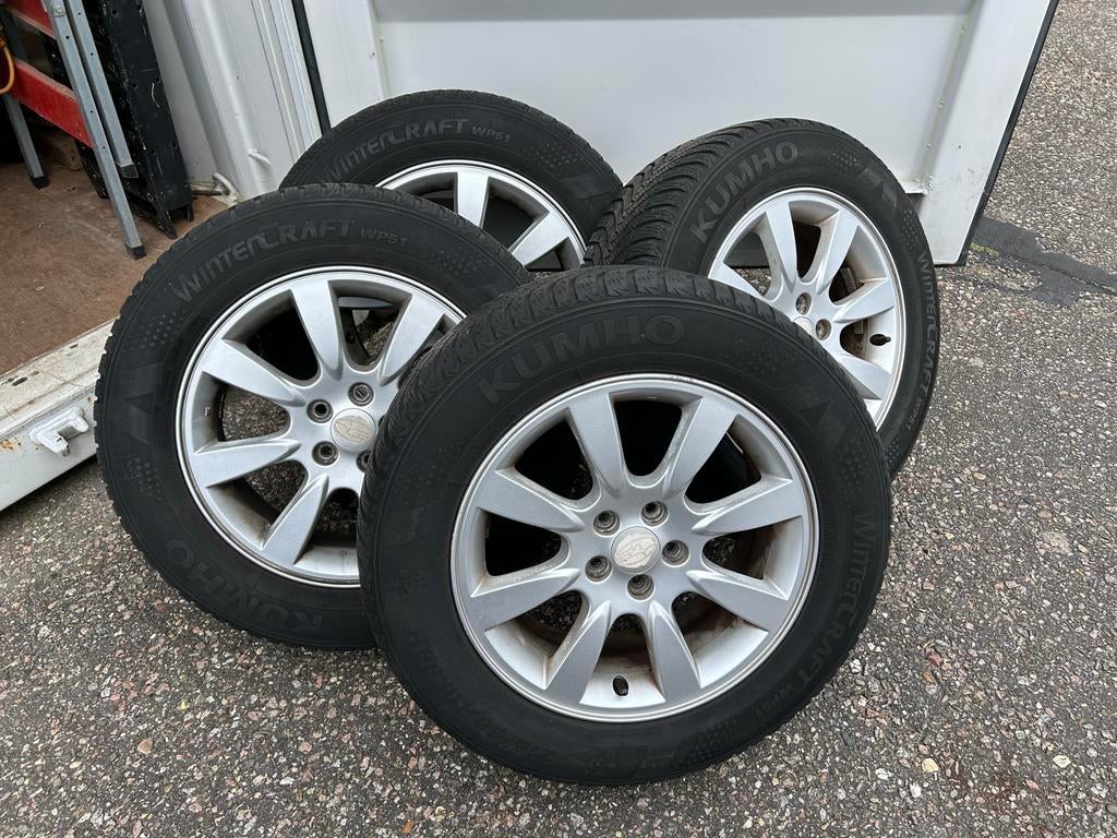 Subaru Forester SG5 winterwielen Kumho Wintercraft WP51, Ophalen, 16 inch, Banden en Velgen, Winterbanden