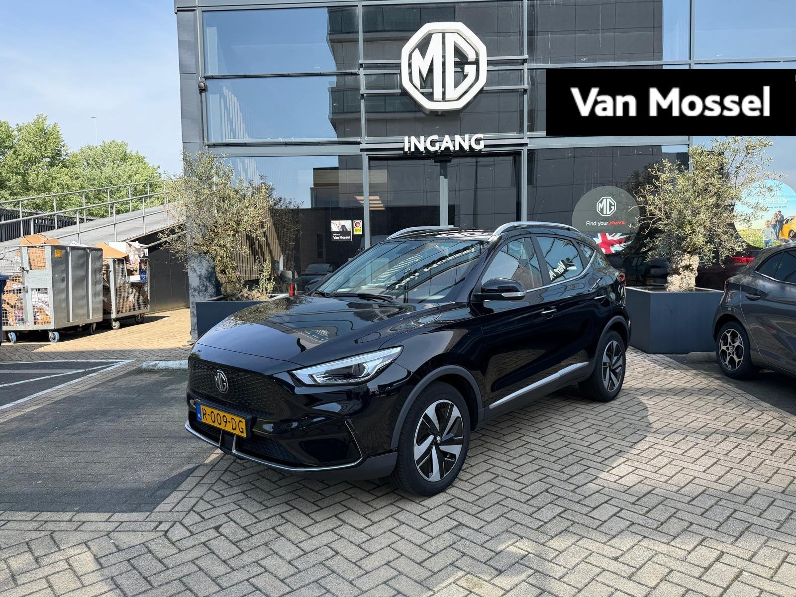 MG ZS EV Standard Range Comfort 50 kWh | CarPlay | Camera |, Auto's, 12 maanden, Stof, ZS, Zwart