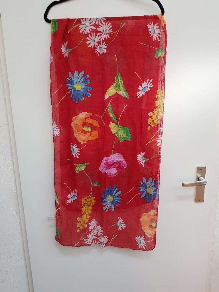 Romano sjaal, langwerpig, rood met bloemen, Romano, Maat 46/48 (XL) of groter, Ophalen of Verzenden, Zo goed als nieuw