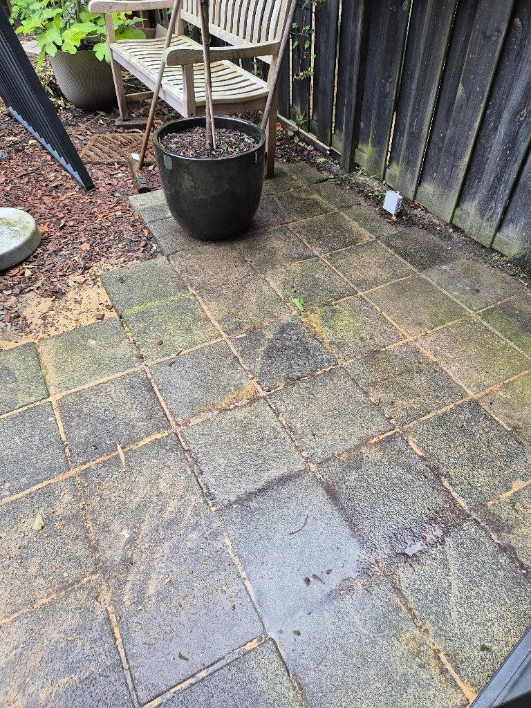 Stoeptegels (30x30cm) + 25 kg beige-wit split. Gratis, Ophalen, Gebruikt, Overige typen, 5 tot 10 m²