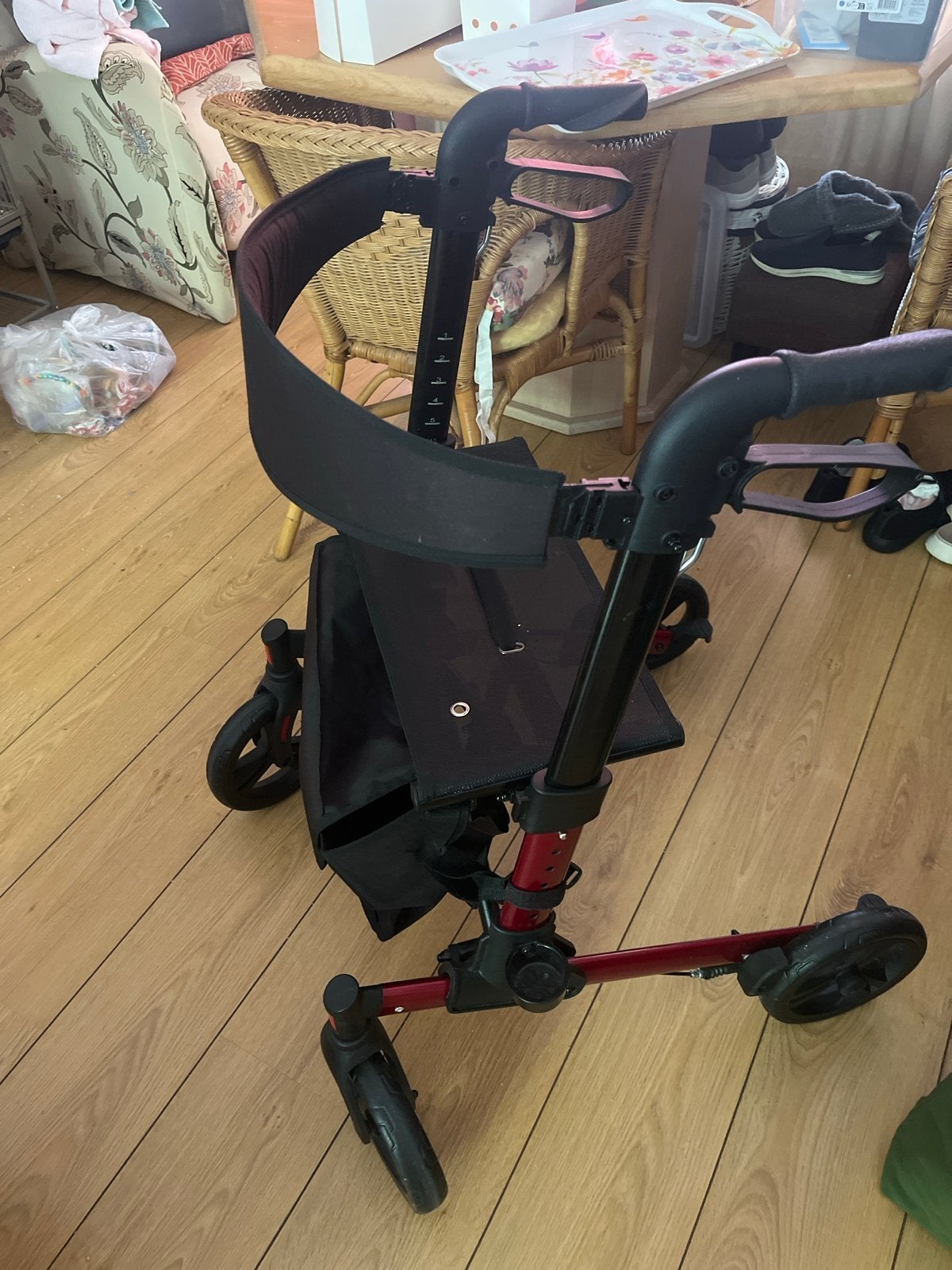Rollator met tas., Diversen, Rollators, Ophalen, Opvouwbaar, Gebruikt