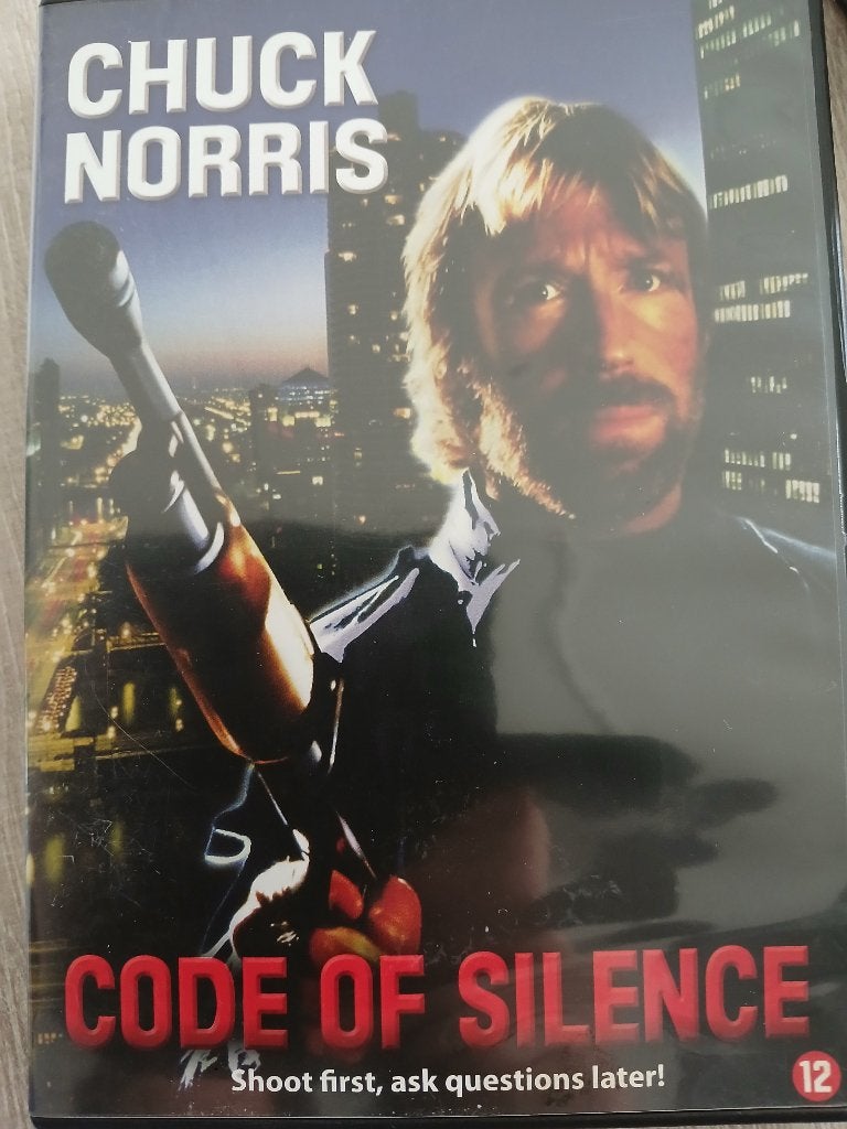 code of silence - chuck norris, Alle leeftijden, Ophalen of Verzenden, Zo goed als nieuw