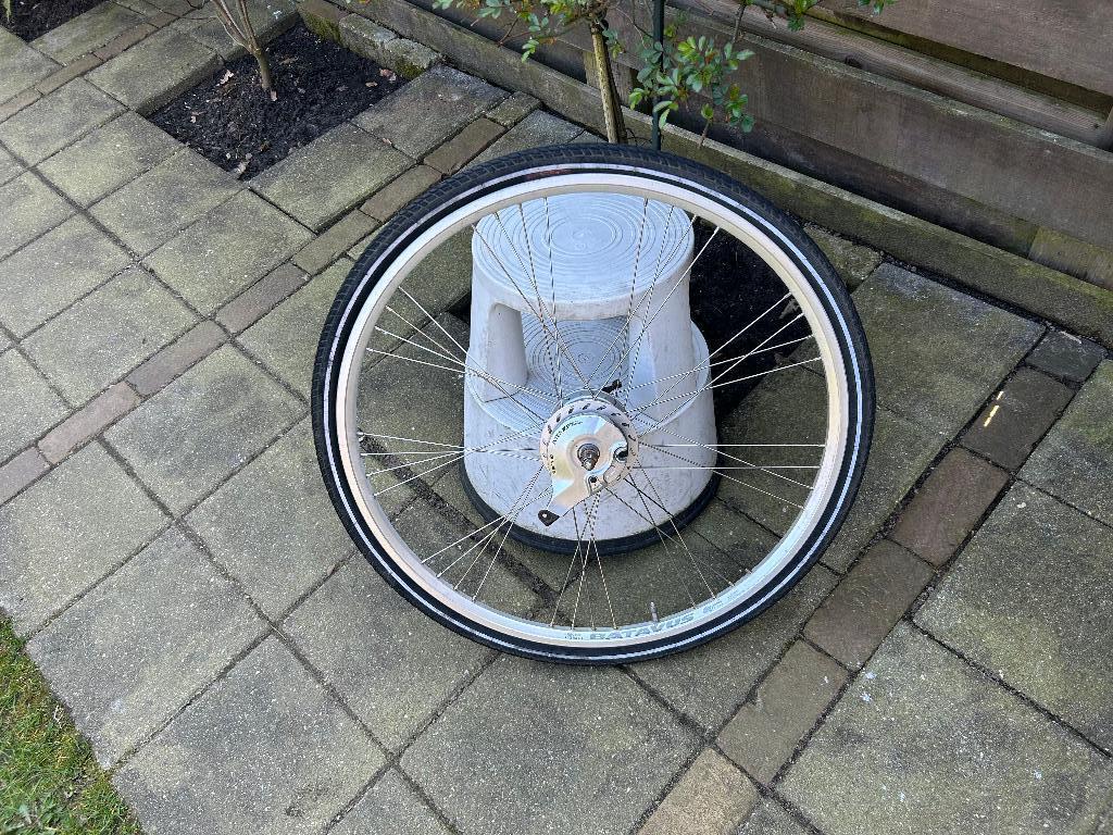 te koop:achterwiel 28 inch 8 NEXUS versnellingen rollerbrake, Fietsen en Brommers, Fietsonderdelen, Wiel, Gebruikt, Shimano Nexus