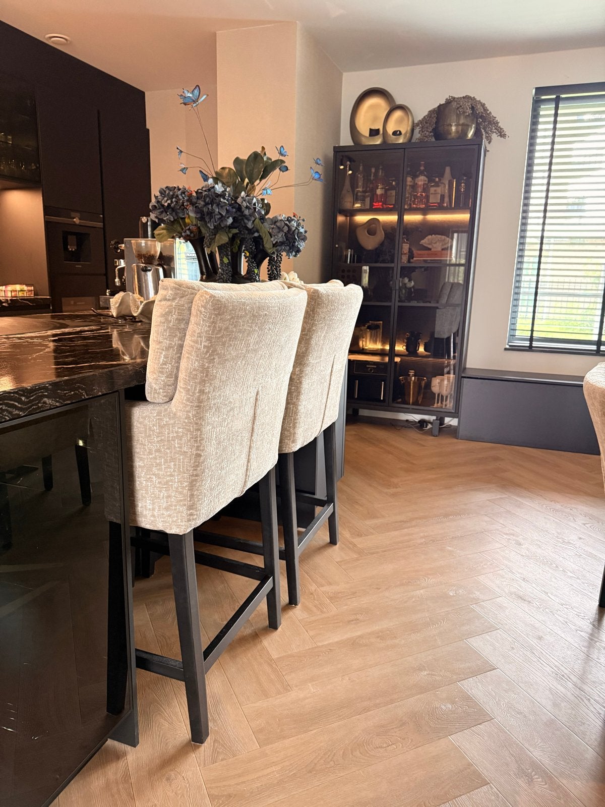 Luxe barkrukken met armleuning - set van 2, Ophalen, Zo goed als nieuw, 90 cm of meer, Hout