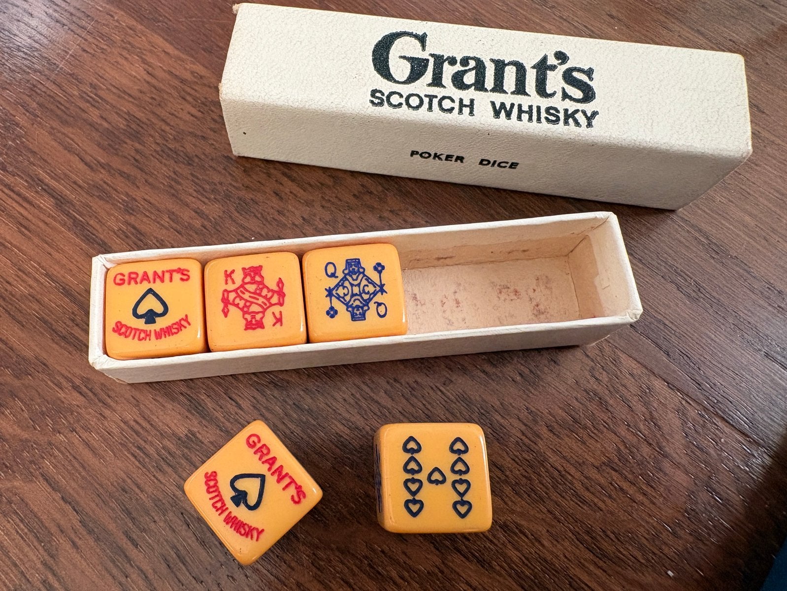 Catalin dobbelstenen Grant’s scotch whisky, Ophalen of Verzenden, Zo goed als nieuw
