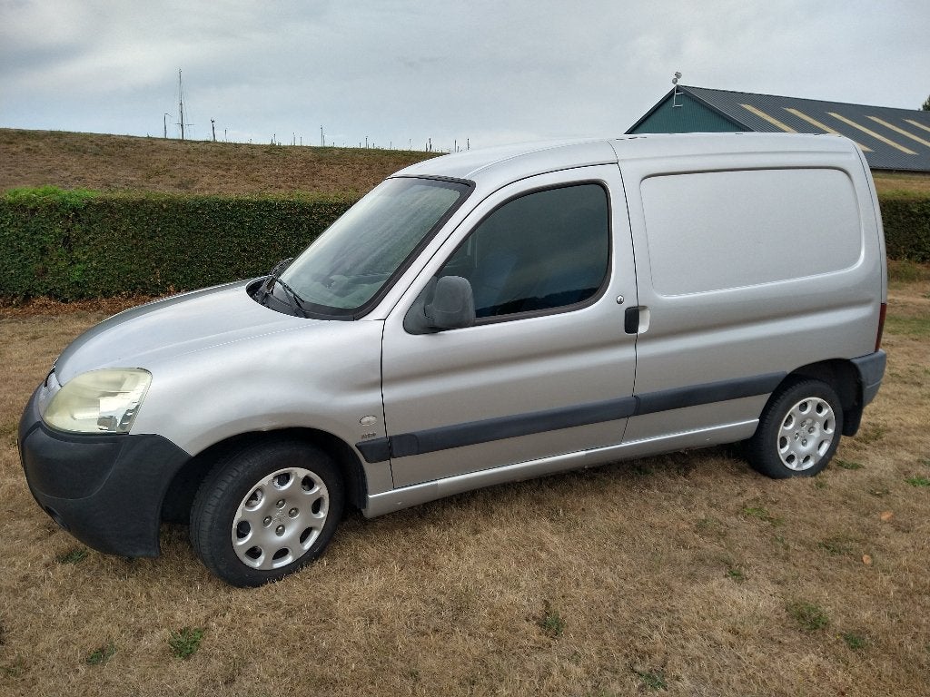 Peugeot Partner 2.0 HDI 170C 2004   apk verlopen., Auto's, Voorwielaandrijving, Metallic lak, Stof, Zwart