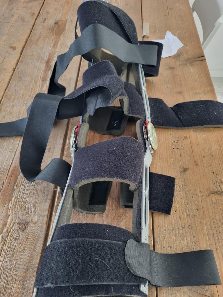 Orthes/Brace, Diversen, Ophalen