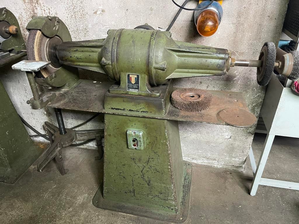 Dubbele slijp en polijst machine van Exact HEEMAF SKA motor, Ophalen, Zo goed als nieuw, Minder dan 700 watt, Werkbankslijpmachine