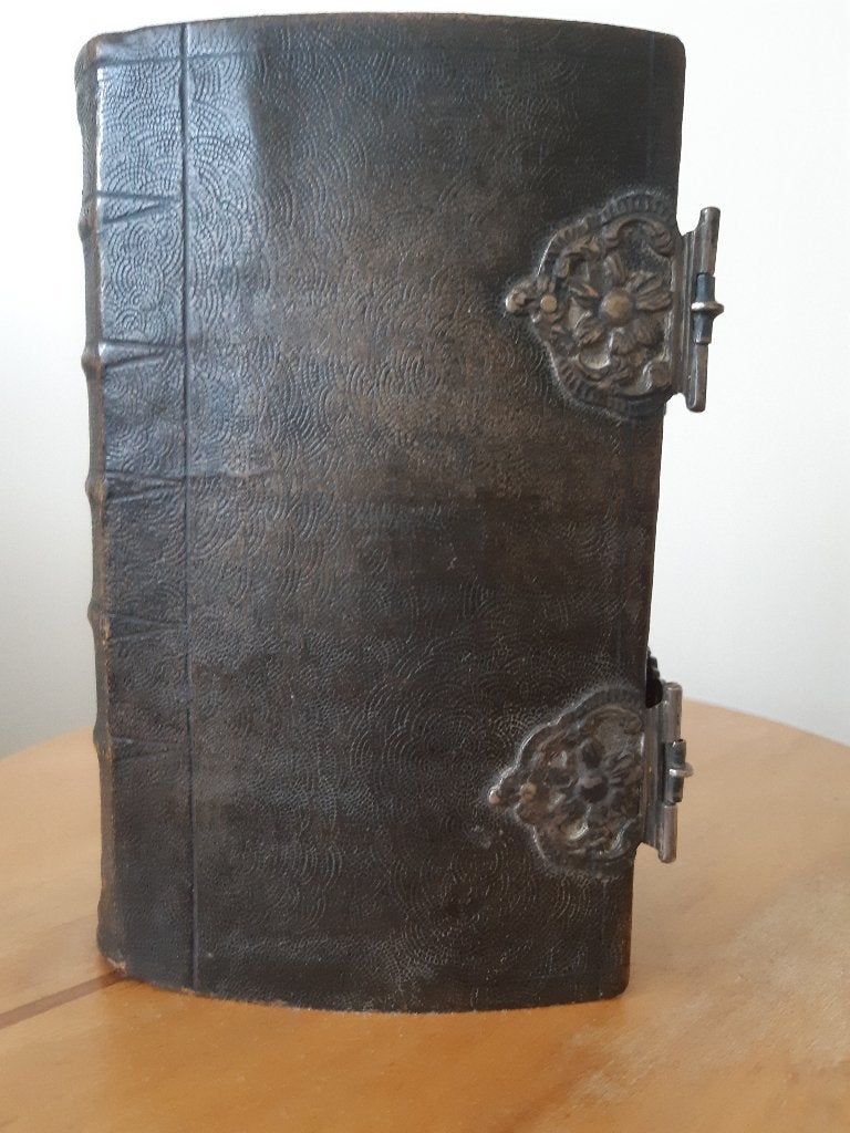 Bijbel uit 1818 met 2 zilveren klampen, Ophalen of Verzenden, Diverse Auteurs