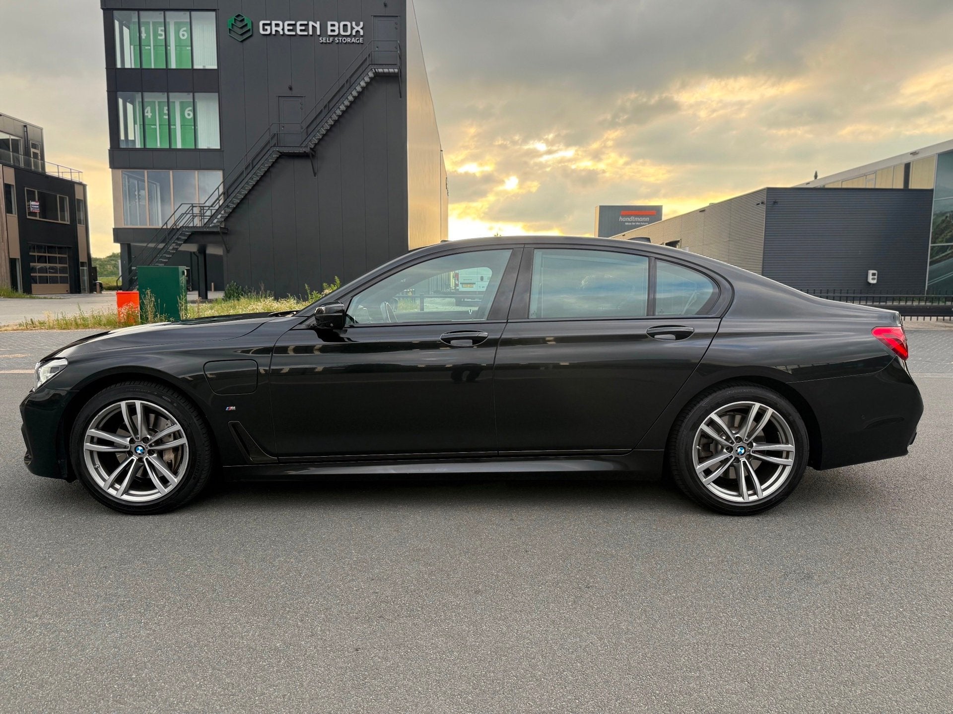 BMW 7-serie 740e iPerformance High Executive PANO 360*CAMERA, Auto's, BMW, Automaat, 1998 cc, Achterwielaandrijving, Gebruikt