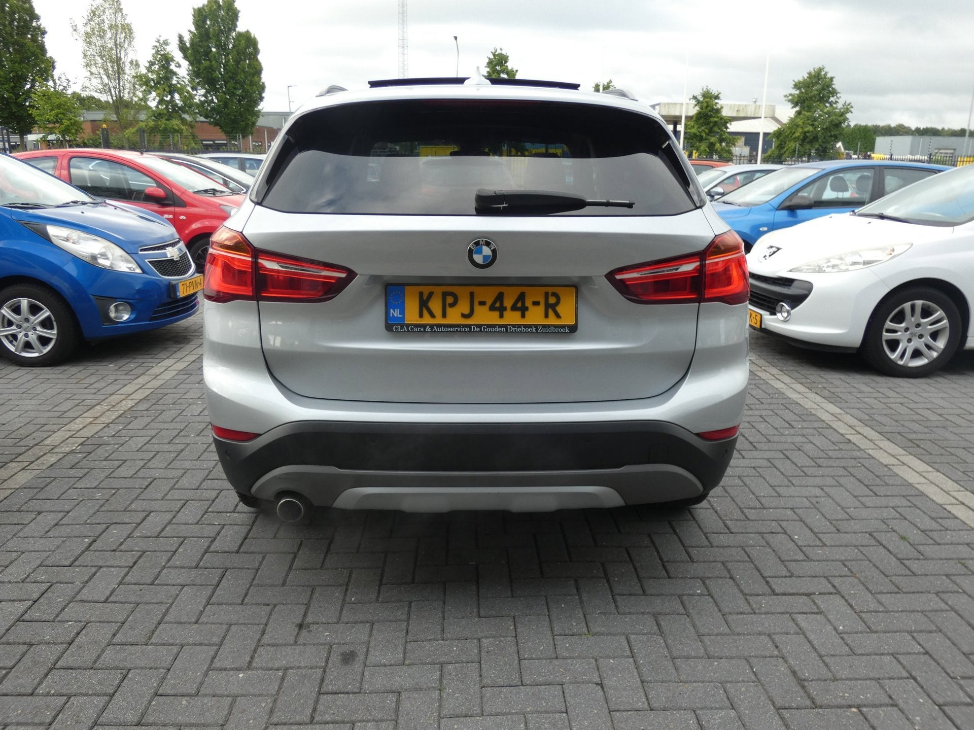 BMW X1 SDrive18i High Executive Airco|Eleck. pakket|LM|Pano, Auto's, 15 km/l, Gebruikt, Leder en Stof, Bedrijf