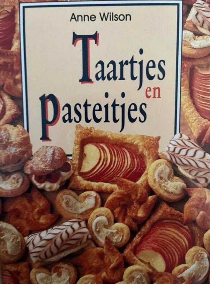 Taartjes en Pasteitjes - Anne Wilson, Boeken, Ophalen of Verzenden, Gelezen